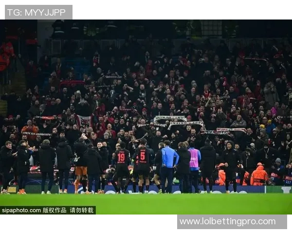 友谊赛激战：马竞与曼城1比1平局红牌事件引发全场热议