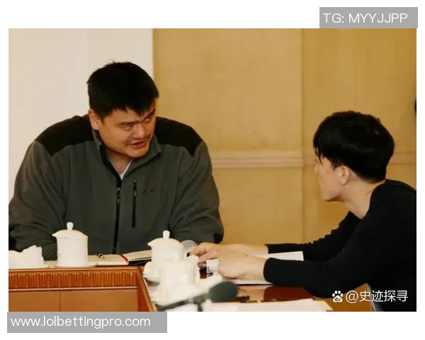 姚明合照中手指的神秘寓意与背后故事揭秘