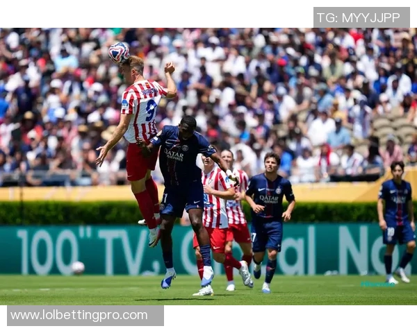 国王杯激战巴黎圣日耳曼3-2逆转马竞上演帽子戏法引爆全场激情