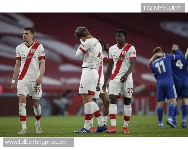 中超精彩对决尤文图斯大胜本菲卡帽子戏法引发全场狂欢战术解析