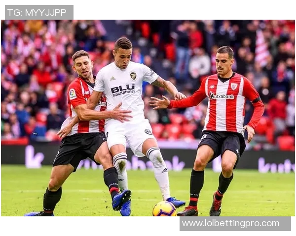 西甲惊现冷门巴黎圣日耳曼力克利物浦全场沸腾的十大精彩进球回顾