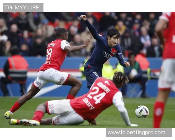 世界杯激战巴黎圣日耳曼与拜仁0比0战平补时进球引发全场狂欢战术解析 世界杯激战巴黎圣日耳曼与拜仁0比0战平补时进球引发全场狂欢战术解析