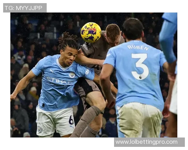 友谊赛精彩对决AC米兰与曼城战成平局争议判罚引发热议